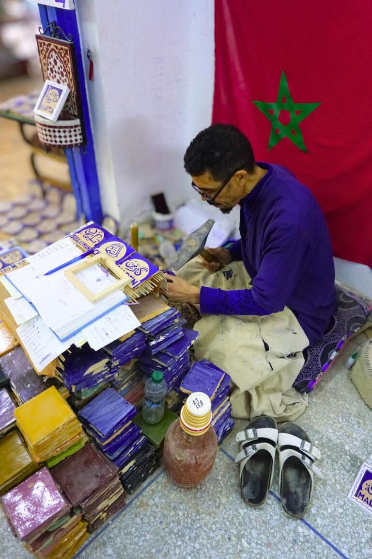 moroccan master making zellige