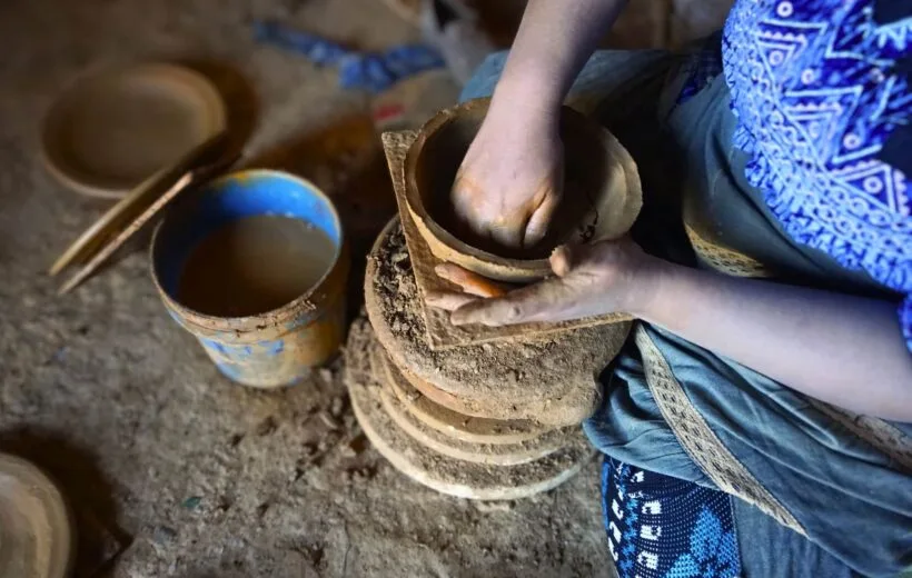 La terre rouge du Rif : Un atelier de poterie traditionnelle à Chefchaouen ou à Oued Laou